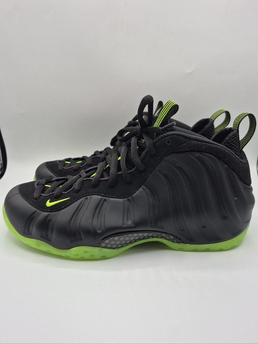 Nike Air Foamposite One Mens Size 9.5 Black Athletic Running Shoes Sneakers New